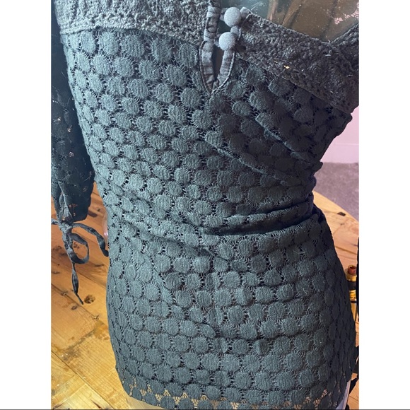 Solitaire lace babydoll peasant top - Picture 4 of 5